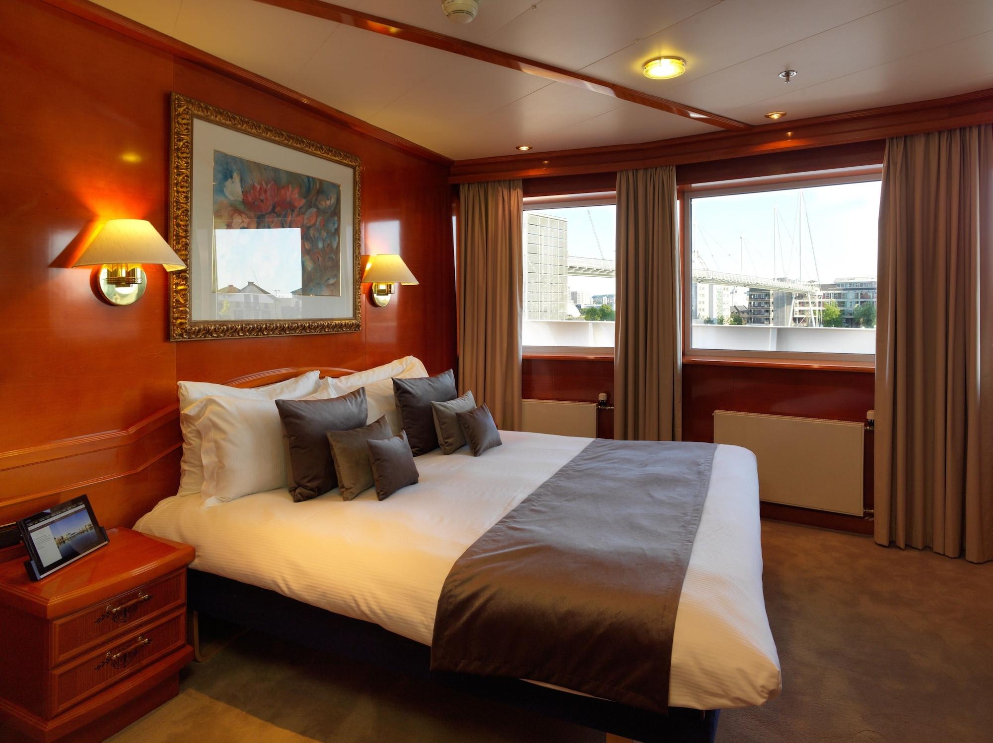 Sunborn London Yacht Hotel Eksteriør billede